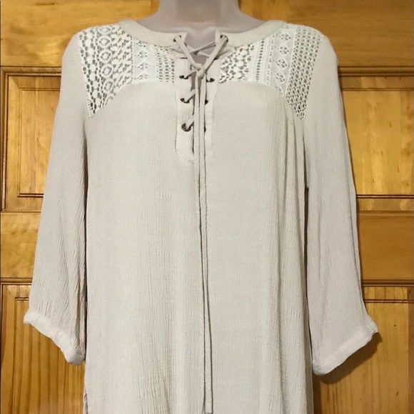 Umgee Tops - Umgee Beige Blouse Size Small 4 - 6 
60% Cotton
